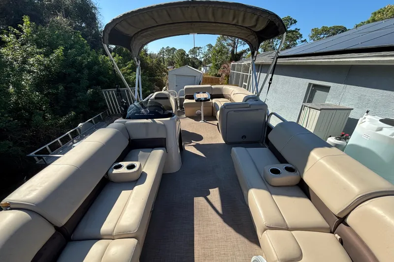 Slide: The Image of 2019 Sun Tracker Party Barge 20 DLX pontoon boat with spacious seating and canopy. - 48