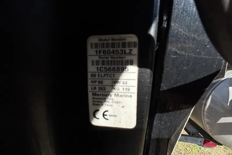 Slide: The Image of 2019 Sun Tracker Party Barge 20 DLX identification plate with serial numbers and labels. - 79