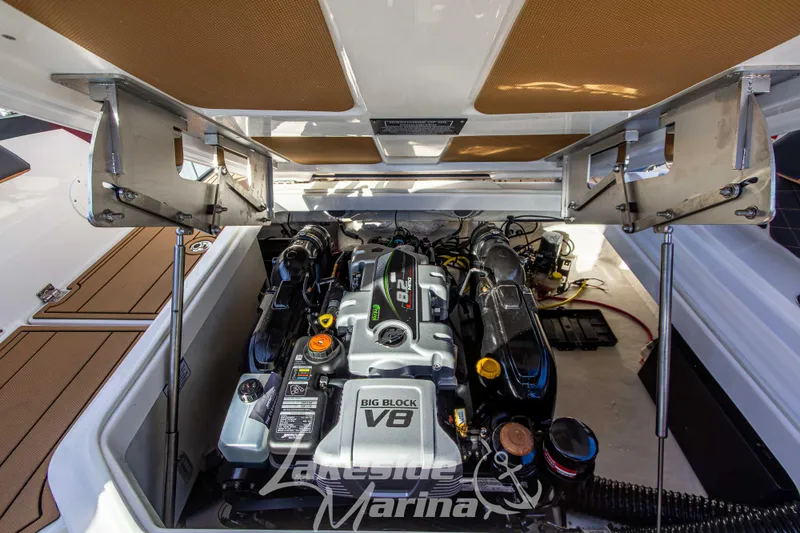 Slide: The Image of 2026 Chaparral SSX 6 boat engine compartment with Big Block V8 engine. - 16