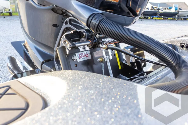 Slide: The Image of 2026 Caymas CX 21 PRO boat engine detail with Atlas hydraulic jack plate. - 25