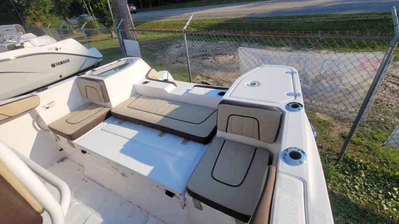 Slide: The Image of Yamaha 252 FSH Sport 2025 - 8