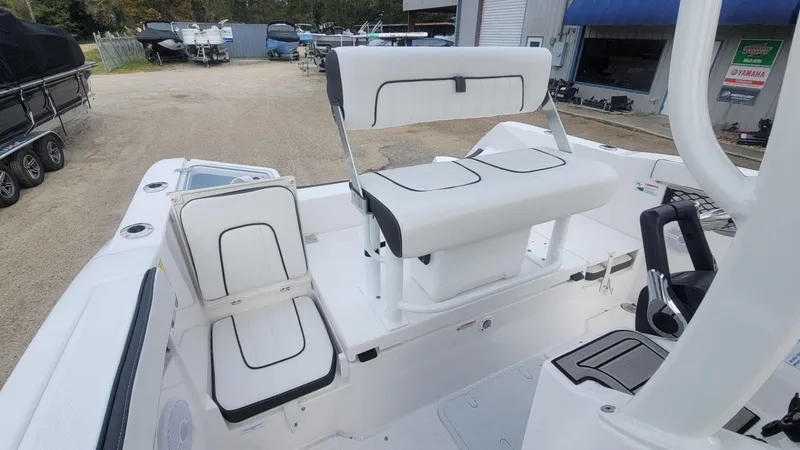 Slide: The Image of Yamaha 222 FSH Sport 2025 - 17