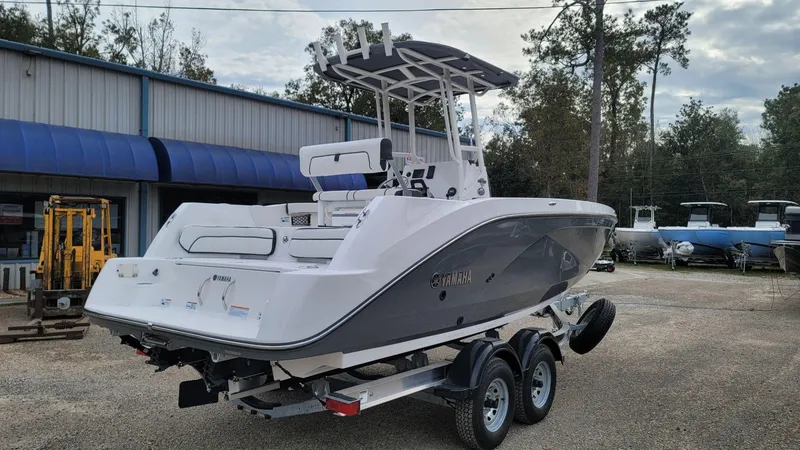 Slide: The Image of Yamaha 222 FSH Sport 2025 - 6