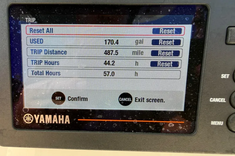 Slide: The Image of Yamaha display showing trip data: 170.4 gallons used, 487.5 miles, 44.2 trip hours. Key West 239 FS. - 7