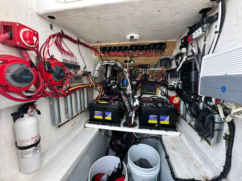 Slide: The Image of Contender 33 - Engines - 14