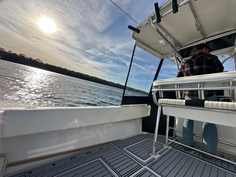 Slide: The Image of Contender 33 - Aft - 16