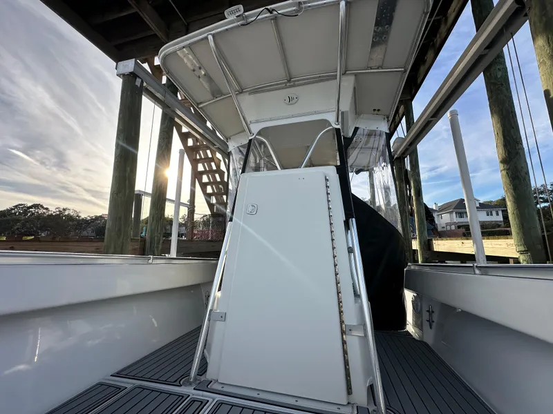 Slide: The Image of Contender 33 - Console - 17