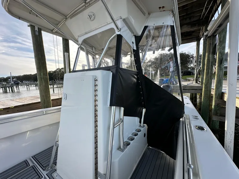 Slide: The Image of Contender 33 - Console - 19