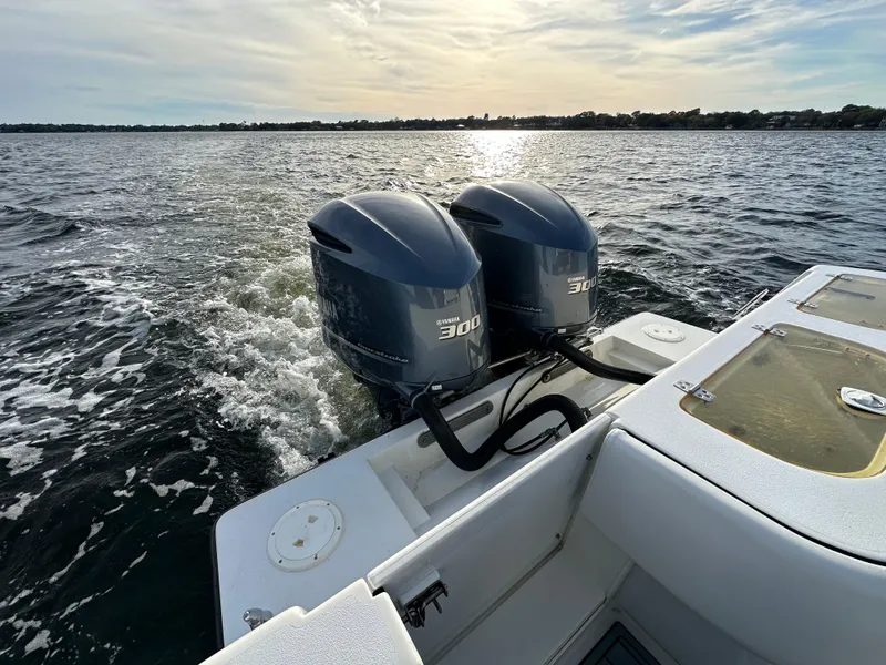 Slide: The Image of Contender 33 - Engines - 4