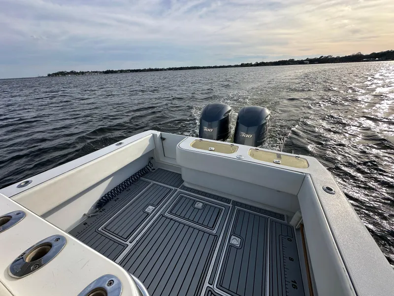 Slide: The Image of Contender 33 - Aft deck - 9