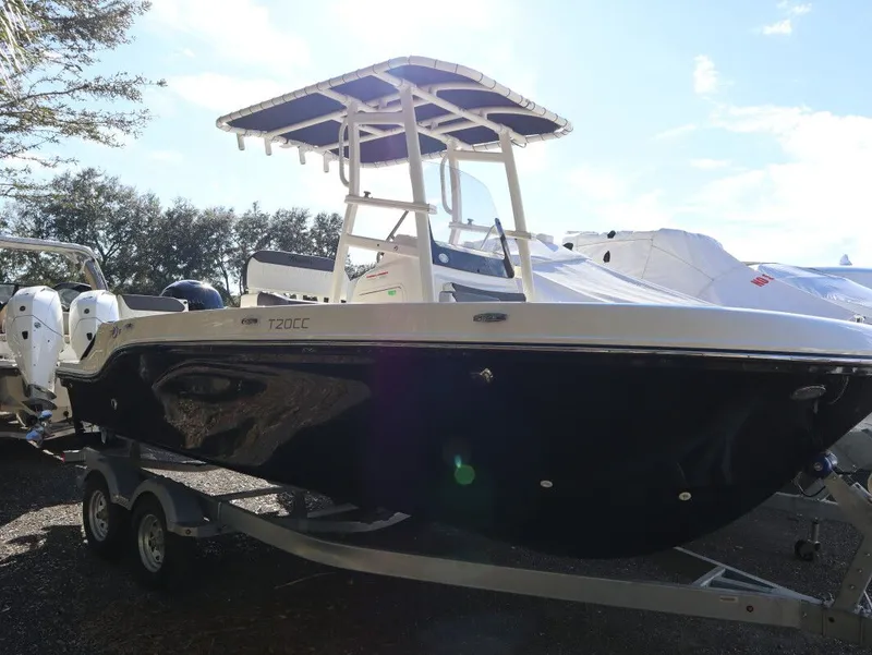 The Image of Bayliner TROPHY CC20 2026 - 1