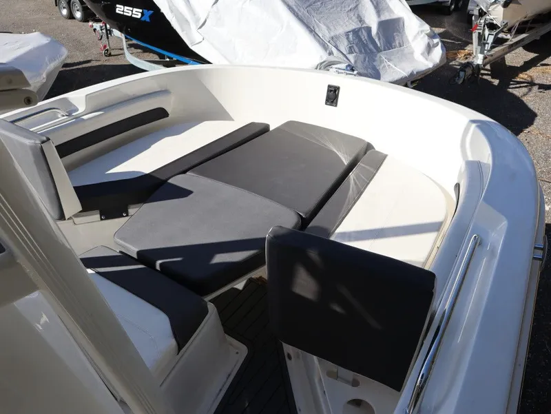 Slide: The Image of Bayliner TROPHY CC20 2026 - 7