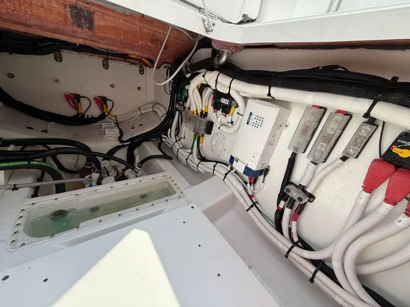 Slide: The Image of Electrical wiring in Intrepid 35 PANACEA 2026 boat. - 33