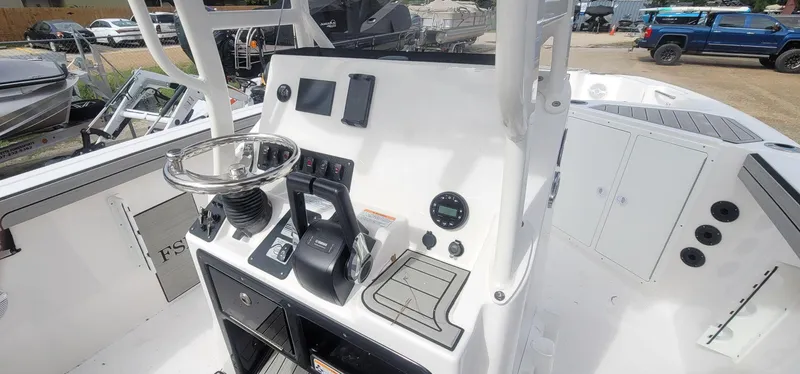 Slide: The Image of Yamaha 220 FSH Sport 2025 - 11