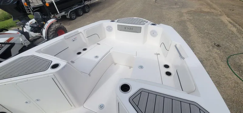 Slide: The Image of Yamaha 220 FSH Sport 2025 - 15