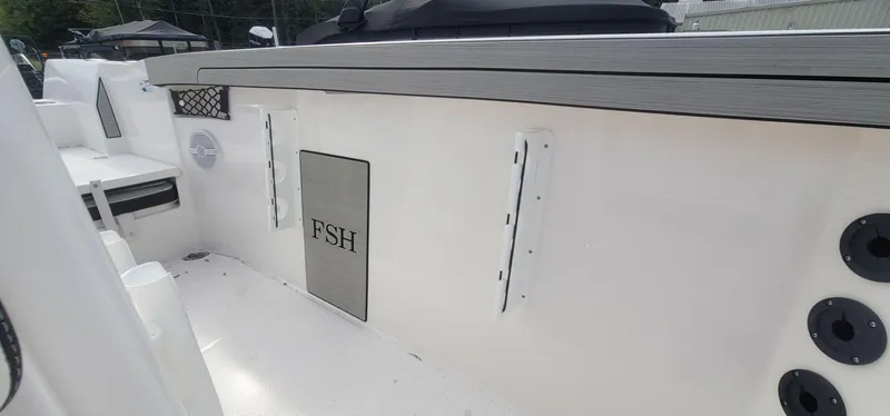 Slide: The Image of Yamaha 220 FSH Sport 2025 - 18