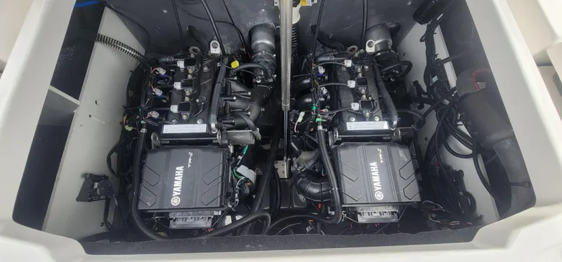 Slide: The Image of Yamaha 220 FSH Sport 2025 - 19