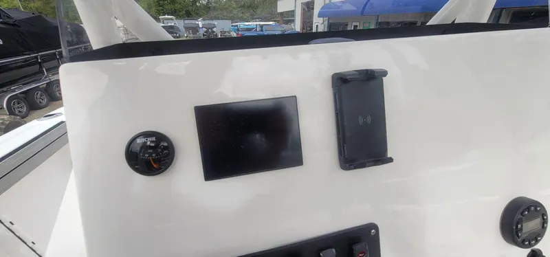 Slide: The Image of Yamaha 220 FSH Sport 2025 - 21