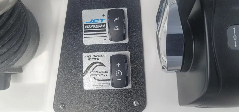 Slide: The Image of Yamaha 220 FSH Sport 2025 - 23