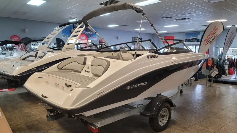 Slide: The Image of Yamaha SX190 2025 - 3