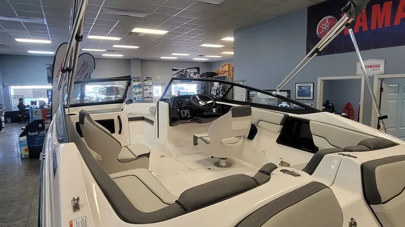 Slide: The Image of Yamaha SX190 2025 - 4