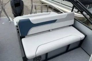 Slide: The Image of Sweetwater 2286SFLC 2026 boat seat with modern design and comfortable upholstery. - 18