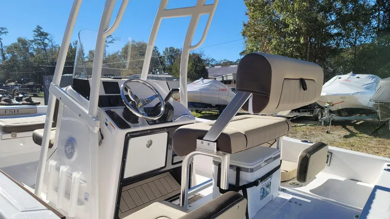 Slide: The Image of Yamaha 190 FSH Sport 2025 - 9