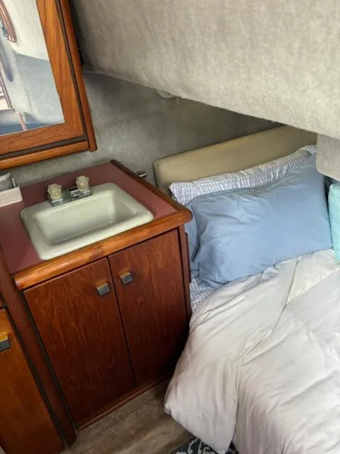 Slide: The Image of Aft Cabin Vanity - 28