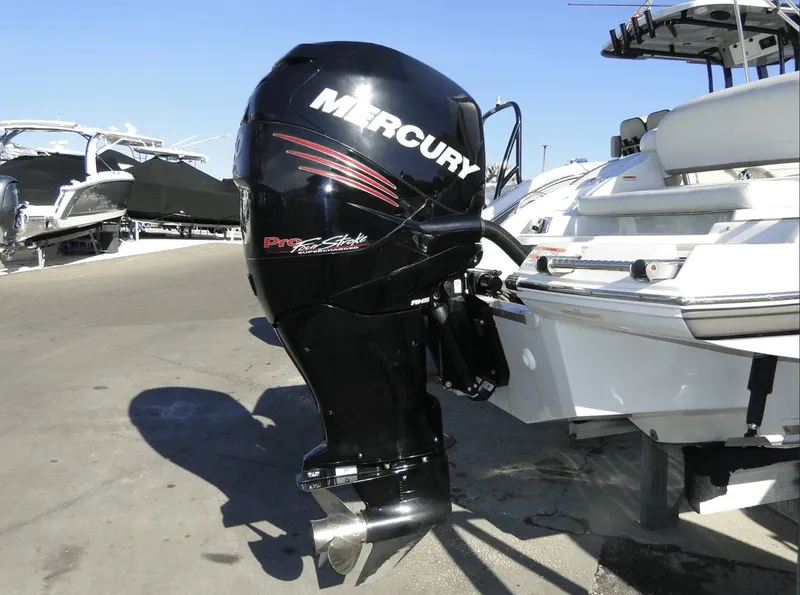 Slide: The Image of Crownline Boats E24 XS 2018 - 13