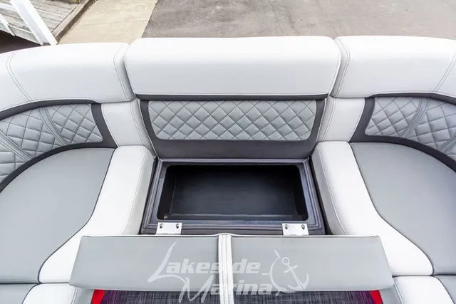 Slide: The Image of Godfrey AquaPatio 235 ULW 2025 - 17