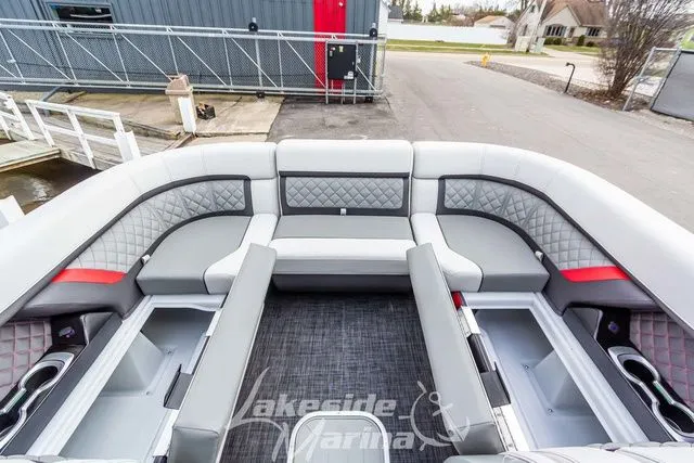 Slide: The Image of Godfrey AquaPatio 235 ULW 2025 - 18