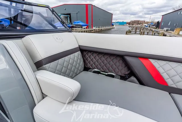 Slide: The Image of Godfrey AquaPatio 235 ULW 2025 - 20