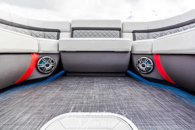 Slide: The Image of Godfrey AquaPatio 235 ULW 2025 - 21