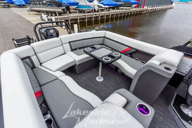 Slide: The Image of Godfrey AquaPatio 235 ULW 2025 - 37