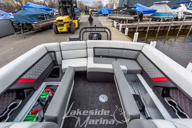 Slide: The Image of Godfrey AquaPatio 235 ULW 2025 - 39