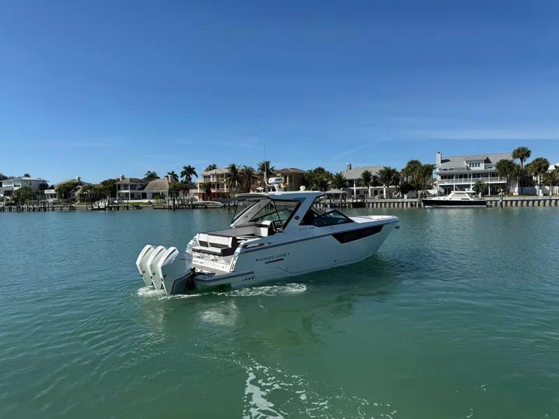 Slide: The Image of Monterey 385 SS 2023 - 14