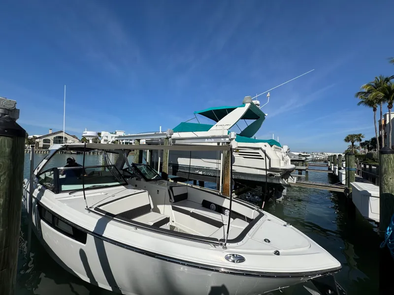 Slide: The Image of Monterey 385 SS 2023 - 24