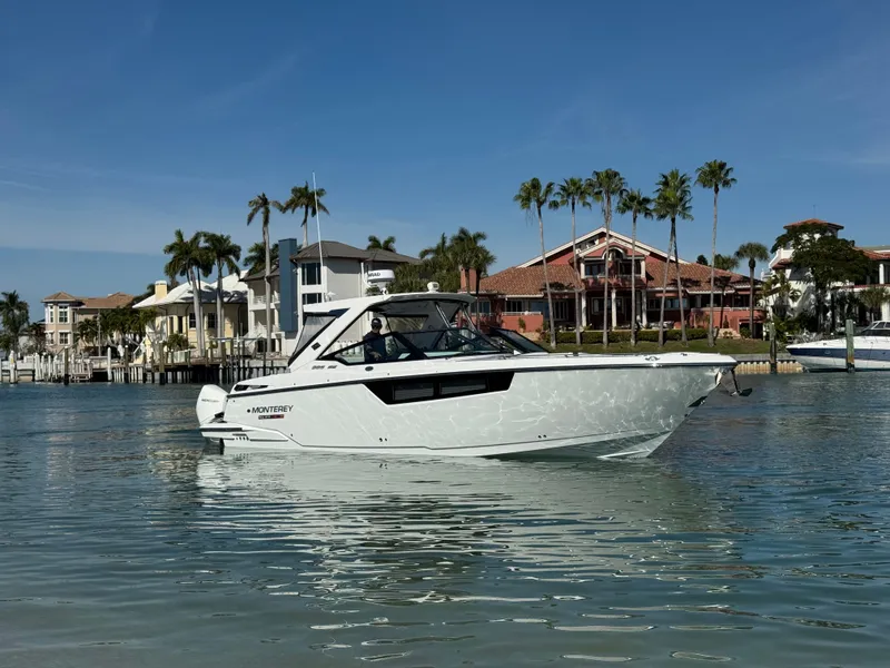 Slide: The Image of Monterey 385 SS 2023 - 3