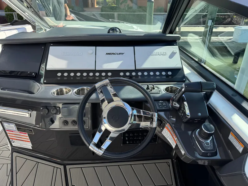 Slide: The Image of Monterey 385 SS 2023 - 36