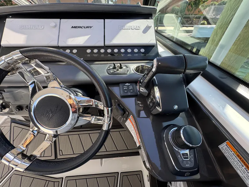 Slide: The Image of Monterey 385 SS 2023 - 39