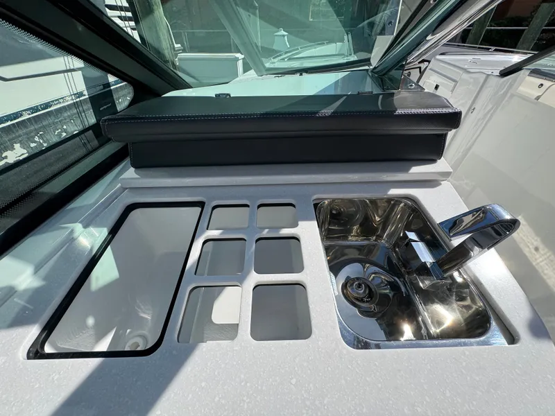 Slide: The Image of Monterey 385 SS 2023 - 46