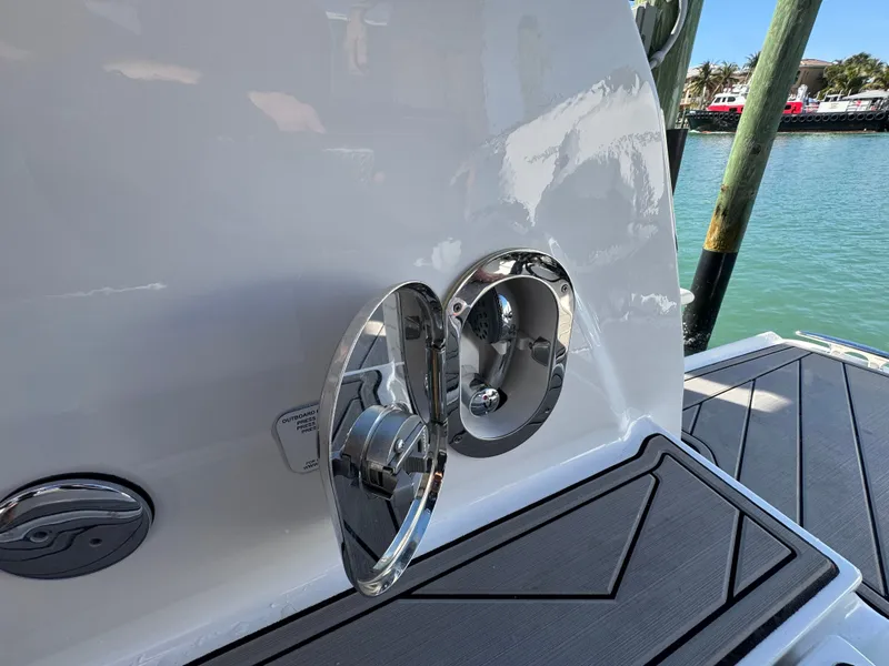 Slide: The Image of Monterey 385 SS 2023 - 83