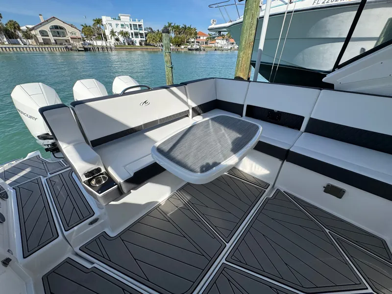 Slide: The Image of Monterey 385 SS 2023 - 91