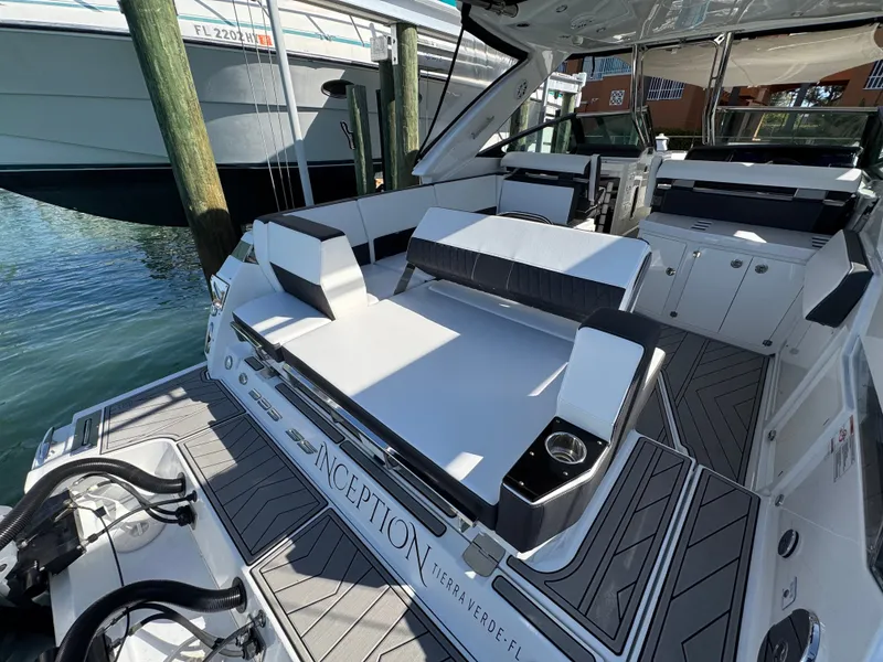 Slide: The Image of Monterey 385 SS 2023 - 92