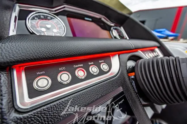 Slide: The Image of Godfrey AquaPatio 255 SFL 2025 - 29