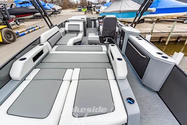 Slide: The Image of Godfrey AquaPatio 255 SFL 2025 - 41