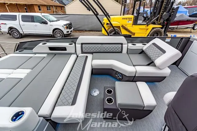 Slide: The Image of Godfrey AquaPatio 255 SFL 2025 - 42