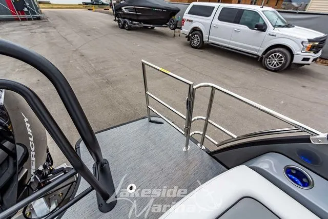 Slide: The Image of Godfrey AquaPatio 255 SFL 2025 - 50