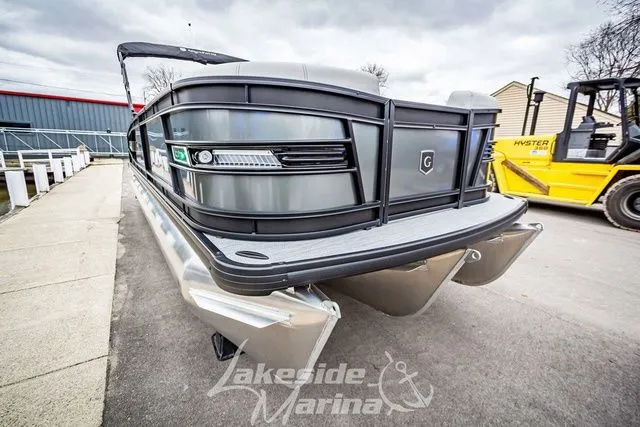 Slide: The Image of Godfrey AquaPatio 255 SFL 2025 - 9