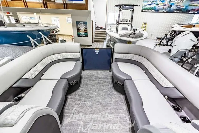 Slide: The Image of Godfrey Monaco 235 SB GTP 27 in. Center Tube Package 2025 - 12